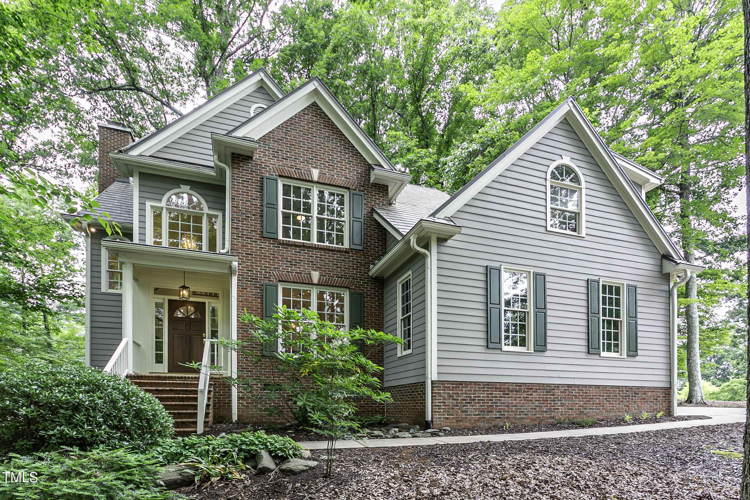2325 Old Oak Place