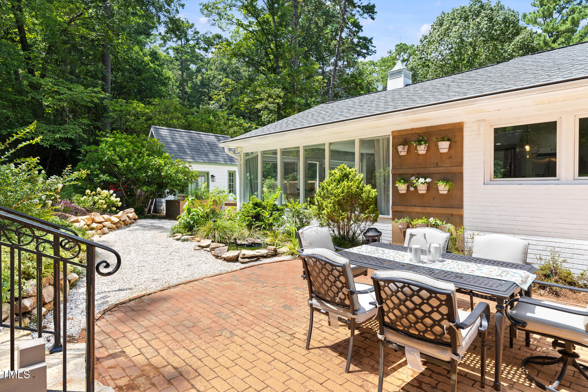 317 Reade Road