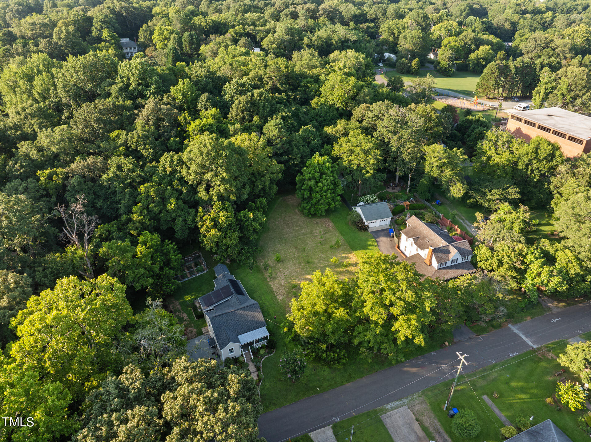 316 W Tryon Street
