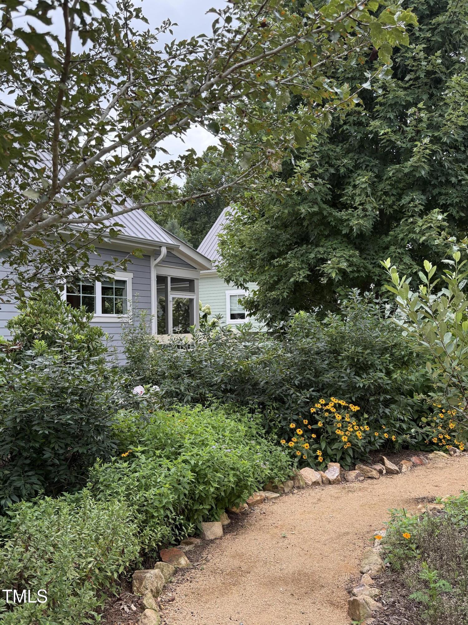 102 Fiori Hill Drive S, Hillsborough