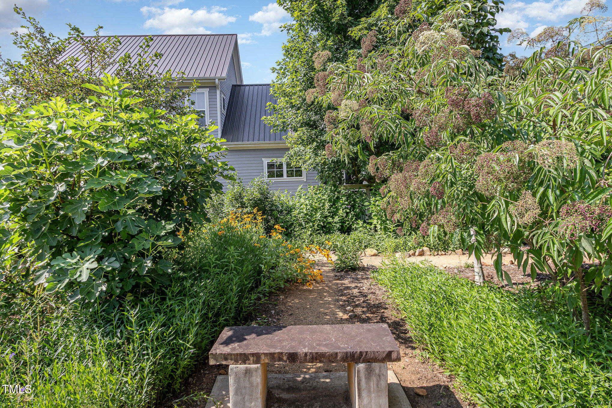 102 Fiori Hill Drive S, Hillsborough