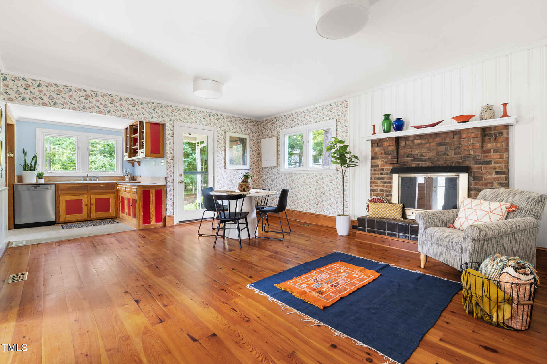 215 N Occoneechee Street