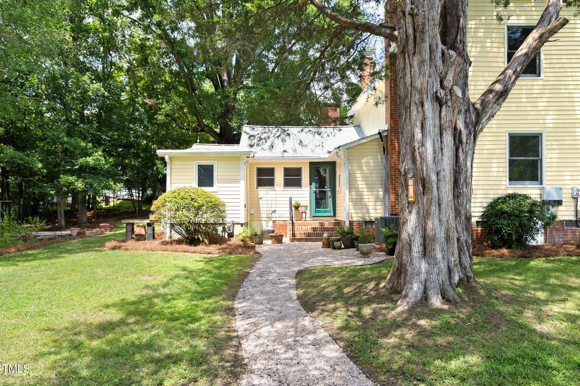 215 N Occoneechee Street