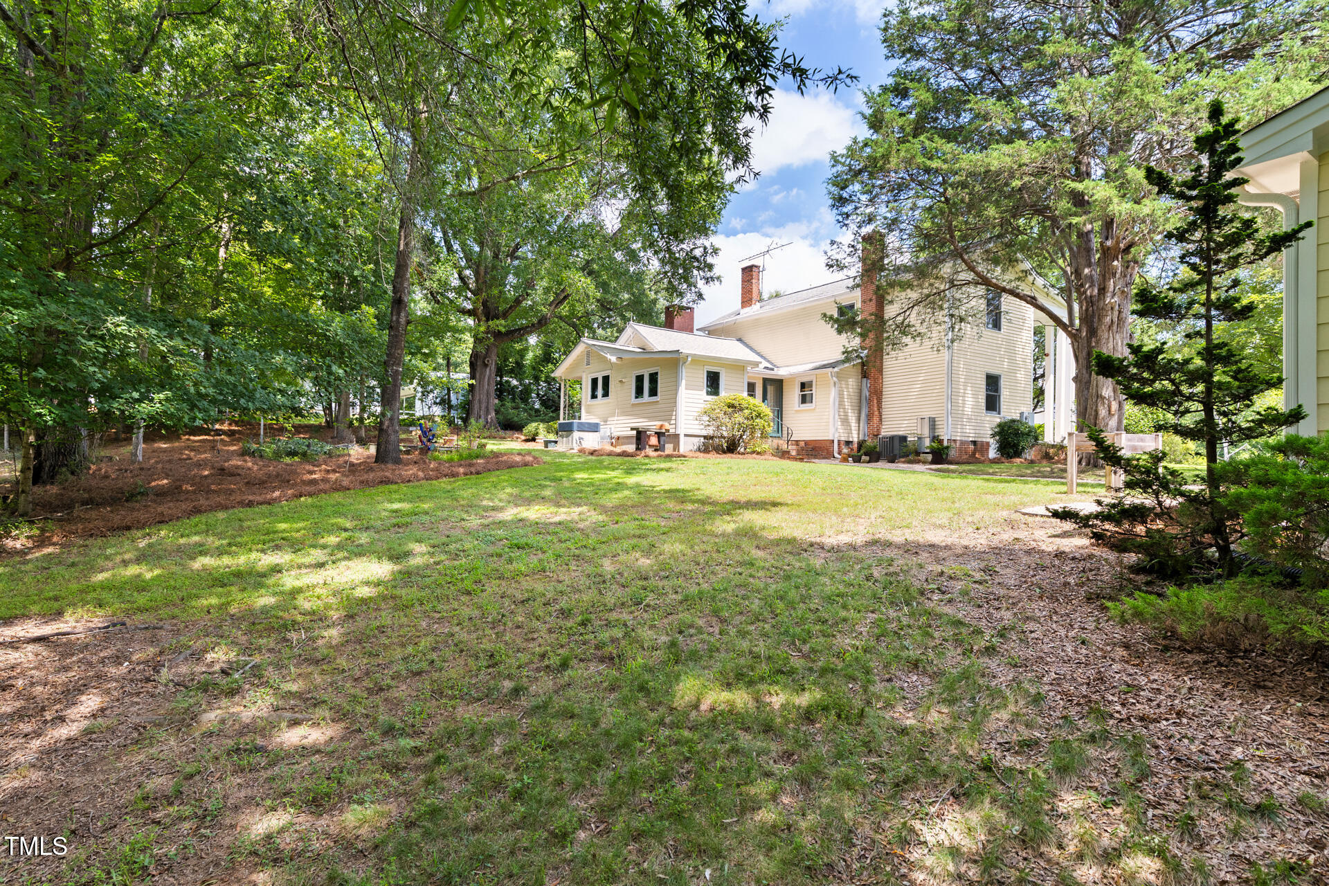 215 N Occoneechee Street