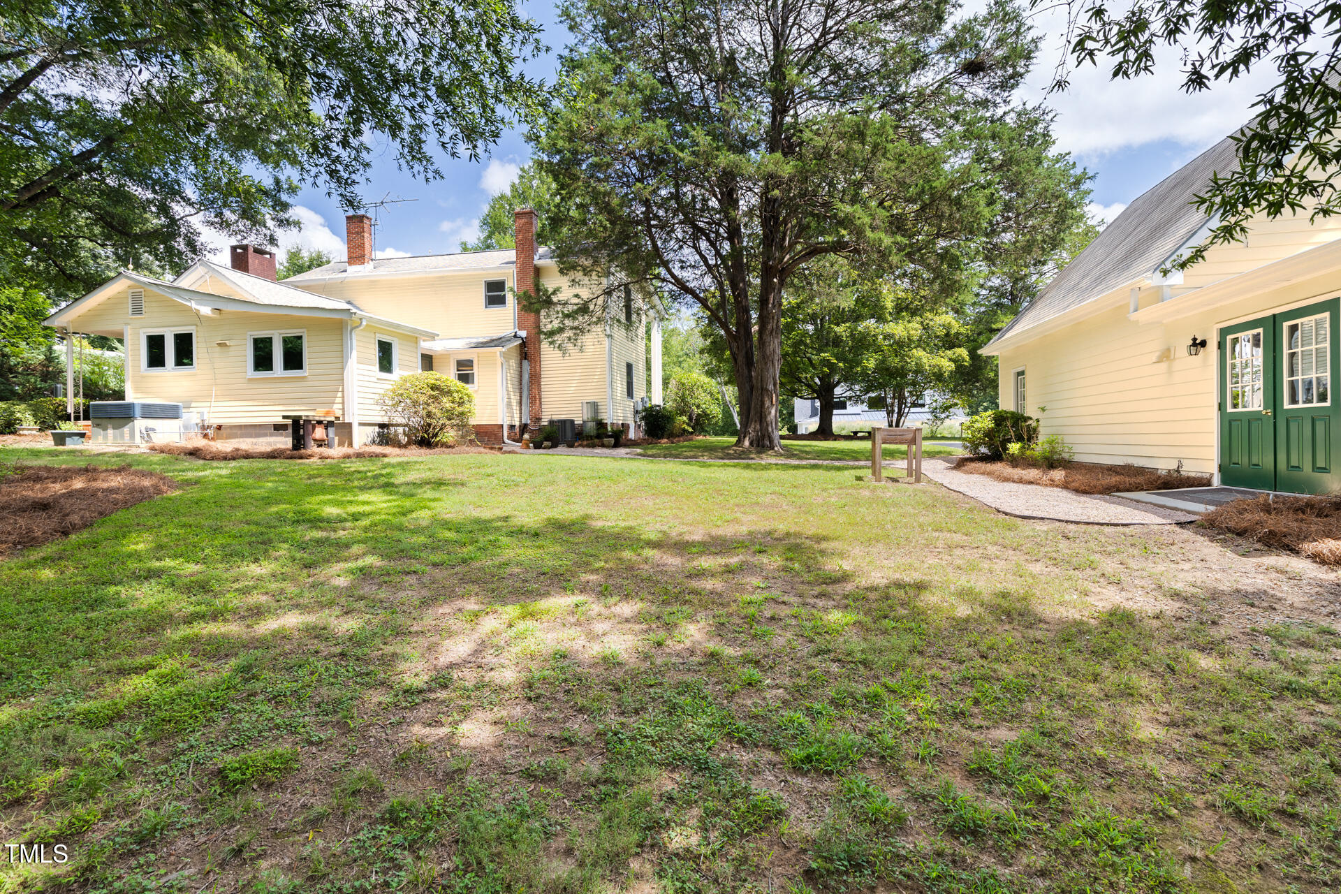 215 N Occoneechee Street