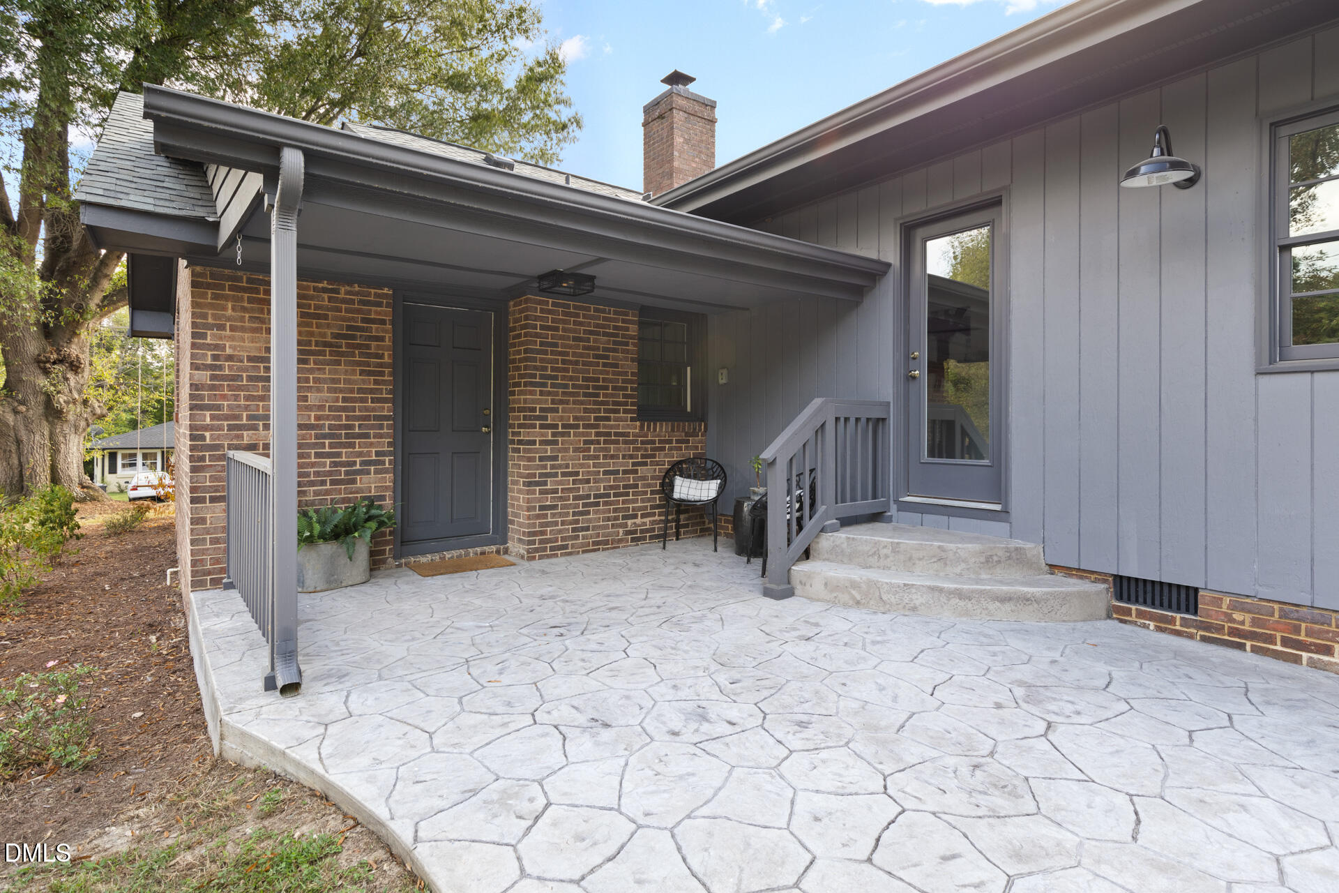 320 W Orange Street