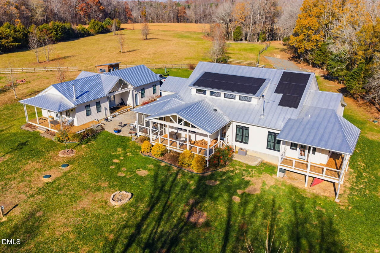 3833 Blakely Way