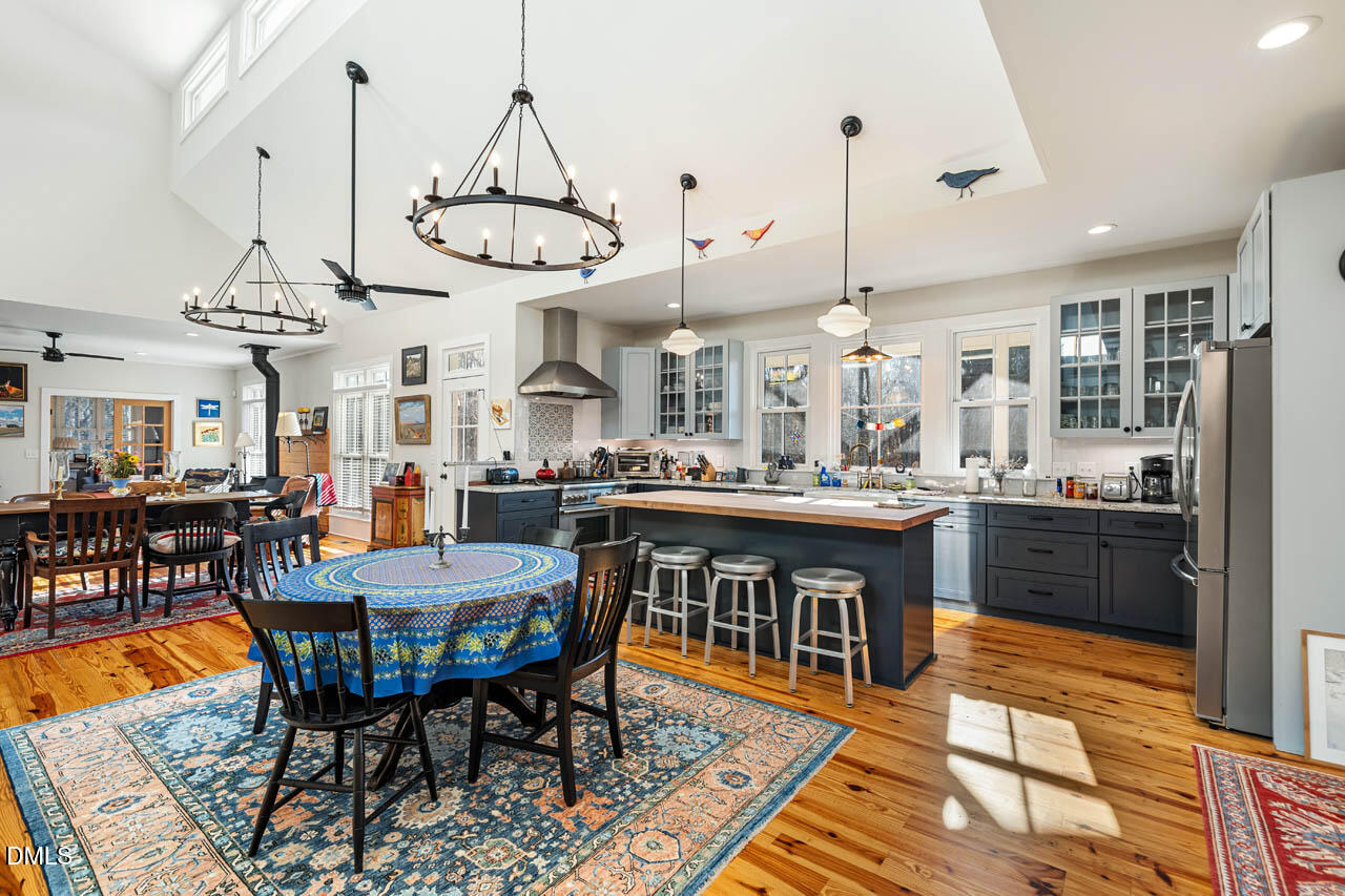 3833 Blakely Way