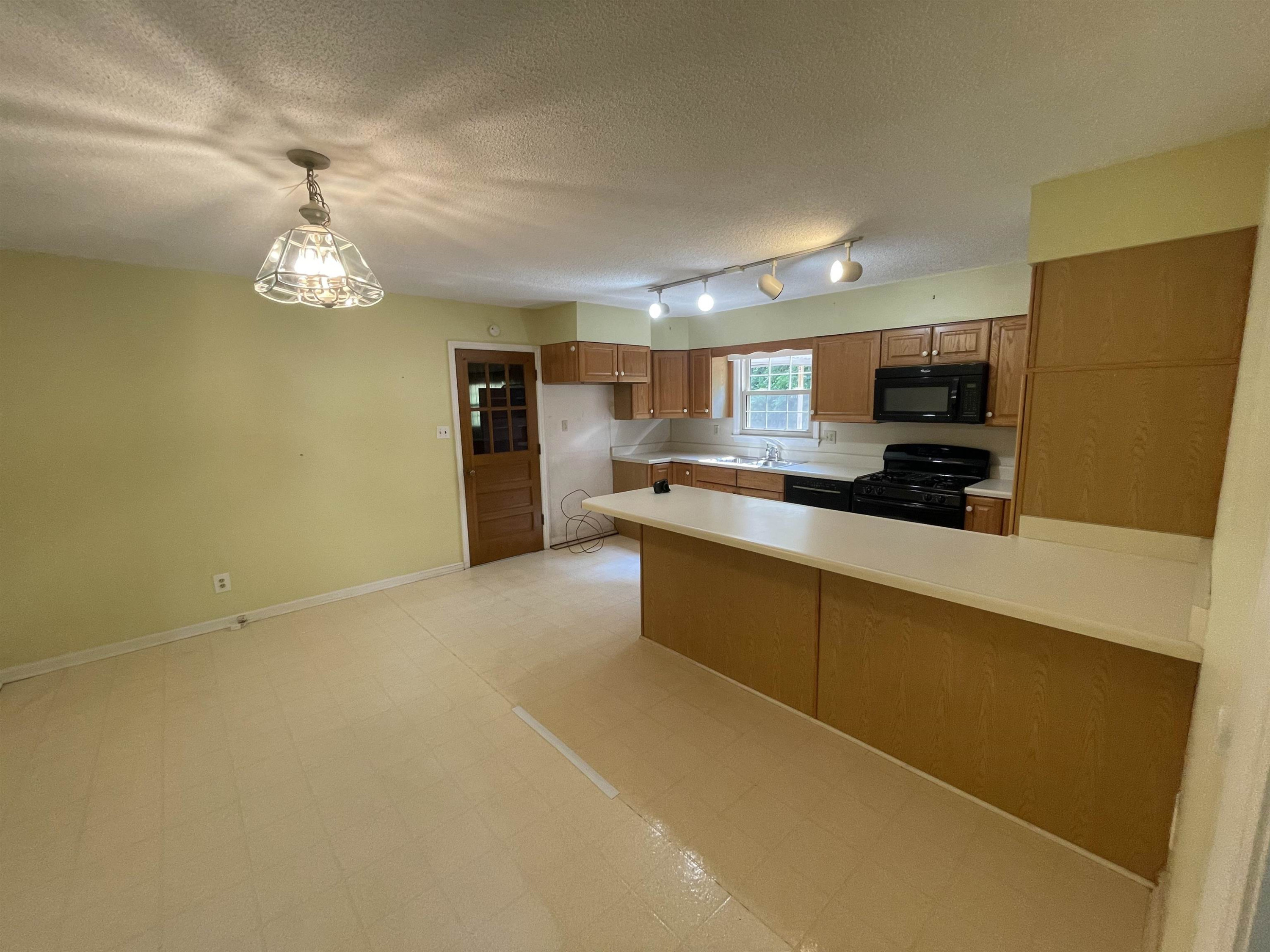 126 W Union Street