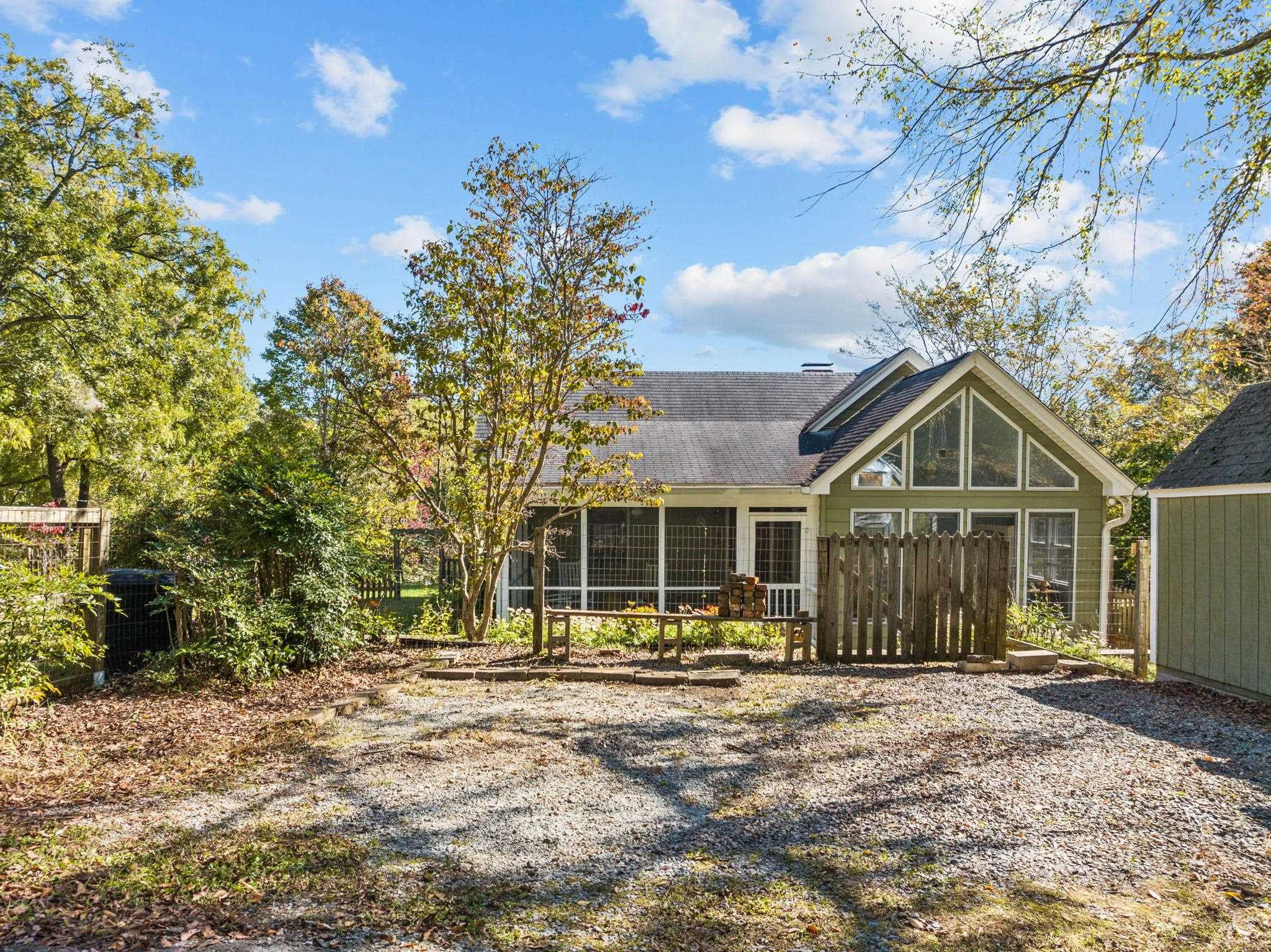 108 S Occoneechee Street