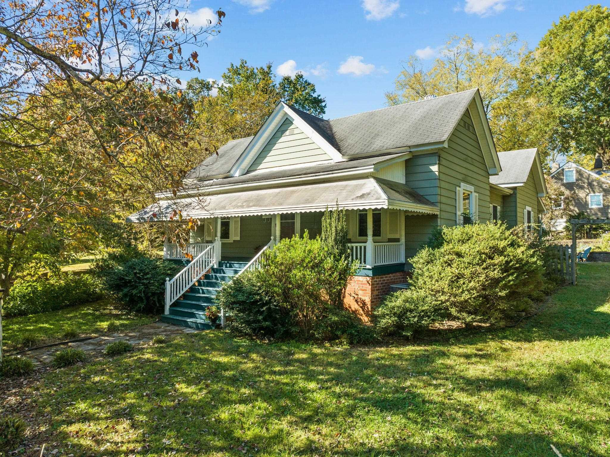 108 S Occoneechee Street