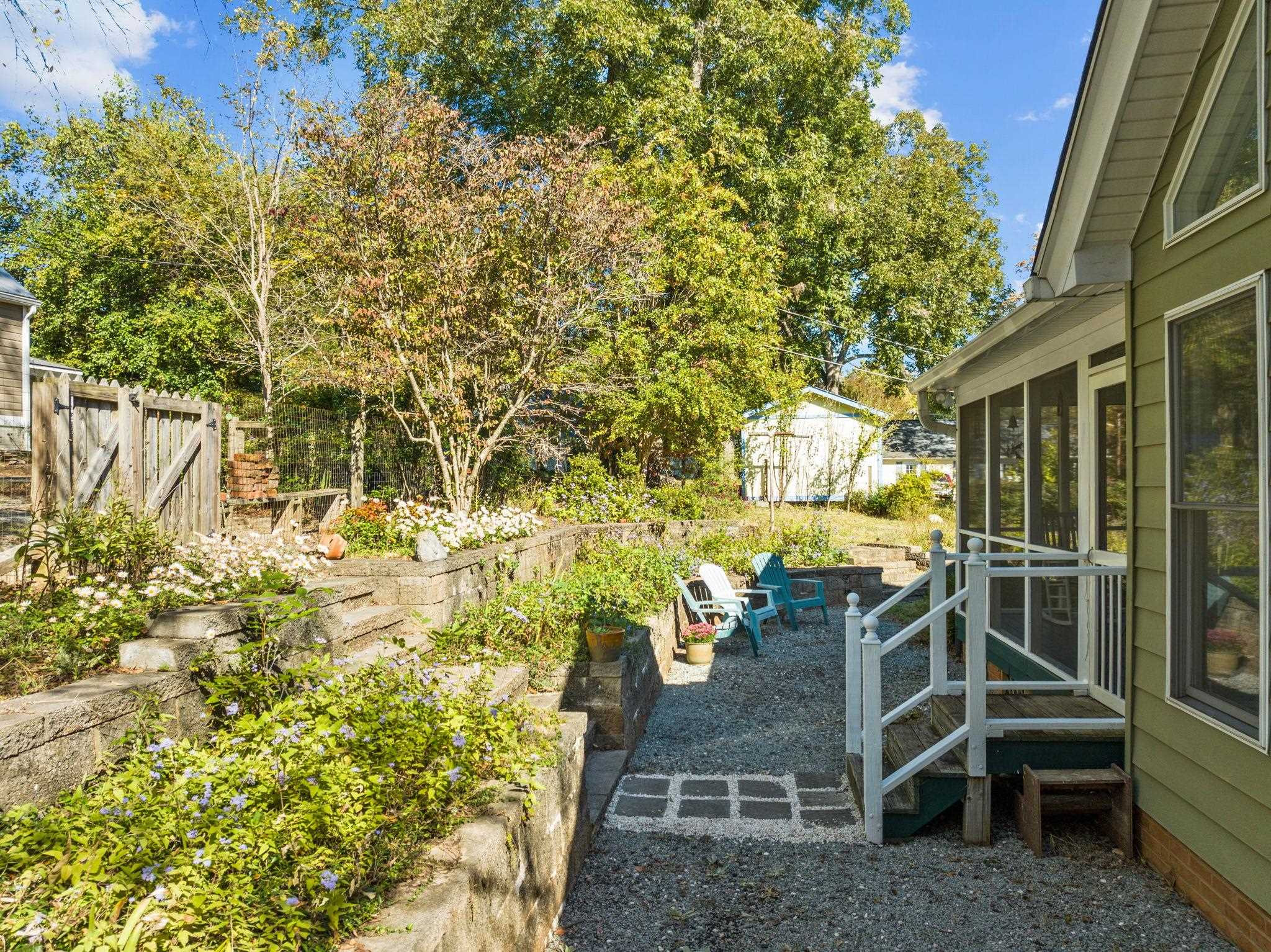 108 S Occoneechee Street