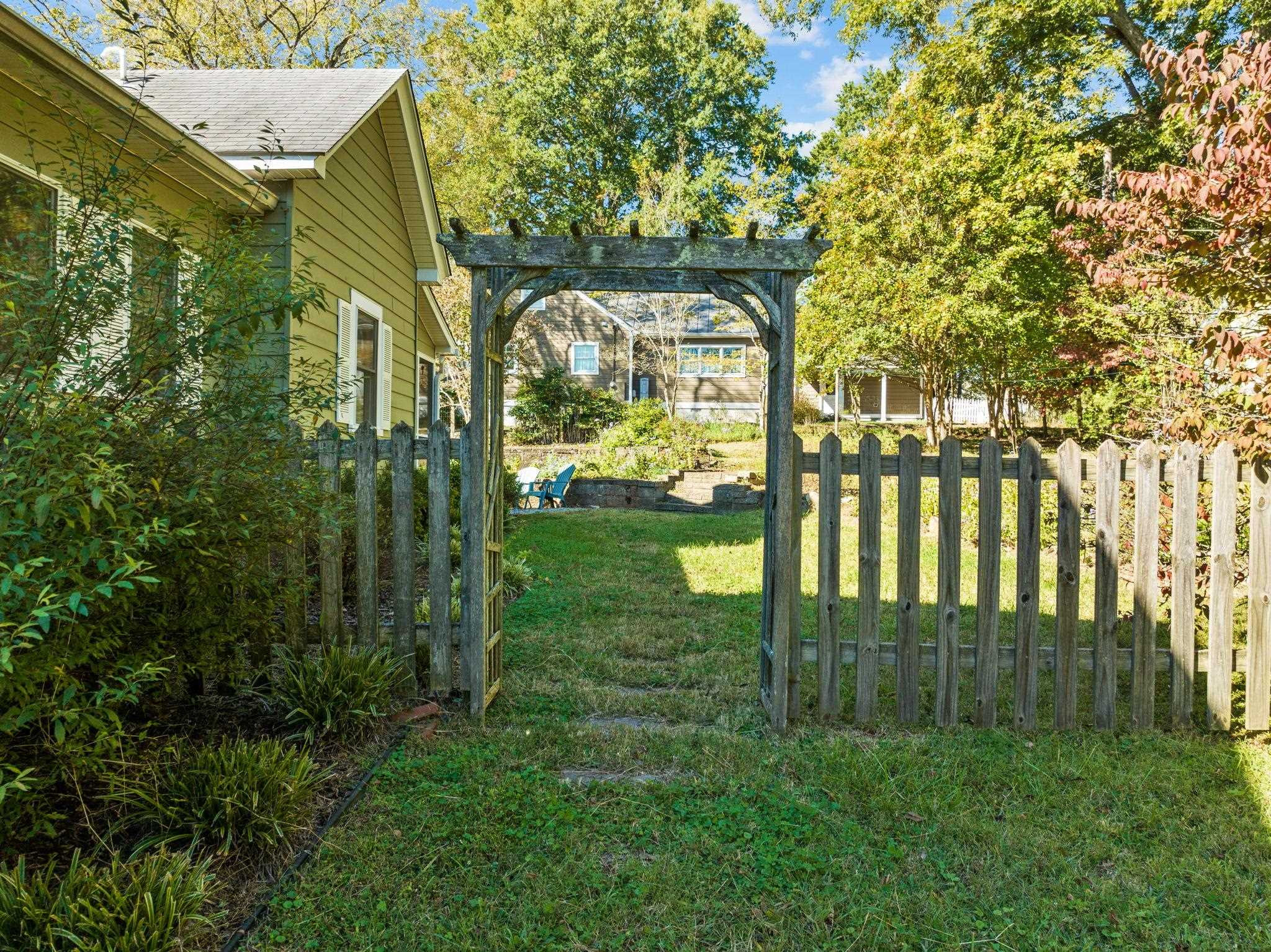 108 S Occoneechee Street