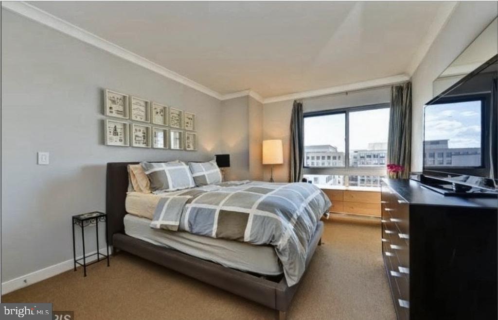 777 7TH NW Unit: 424