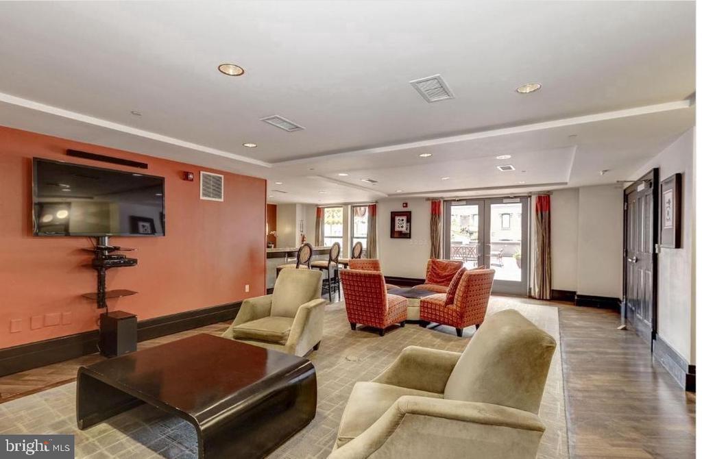 777 7TH NW Unit: 424