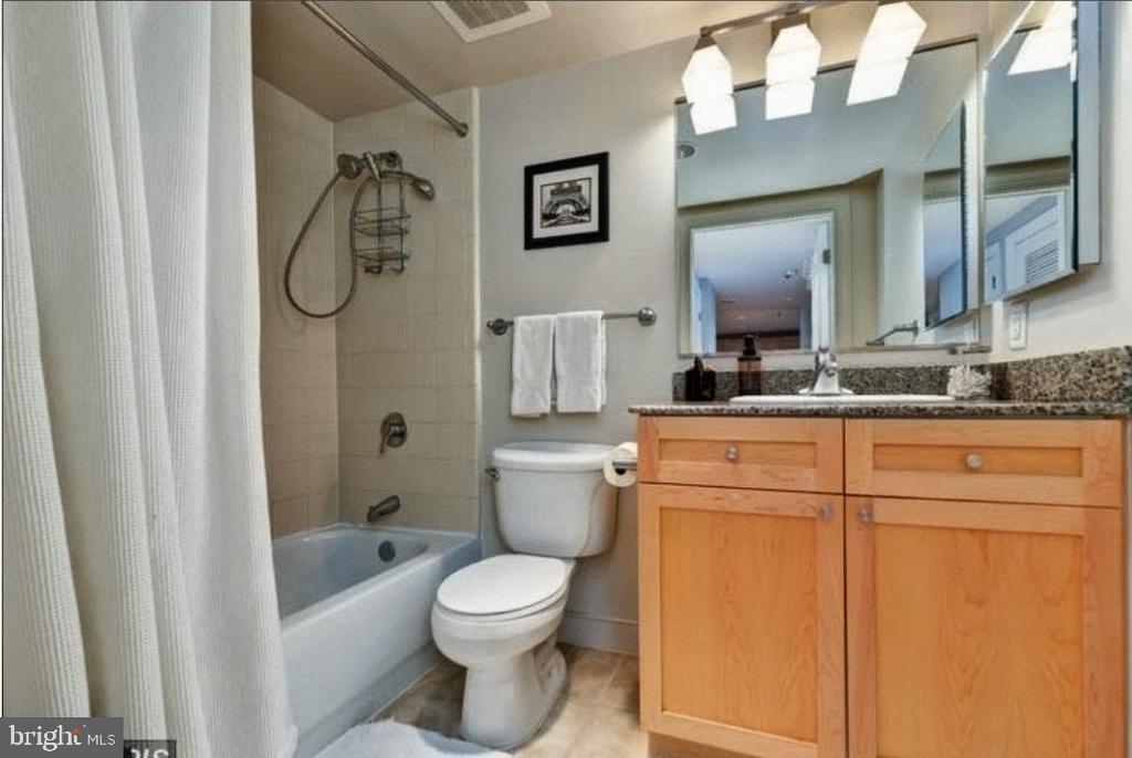 777 7TH NW Unit: 424
