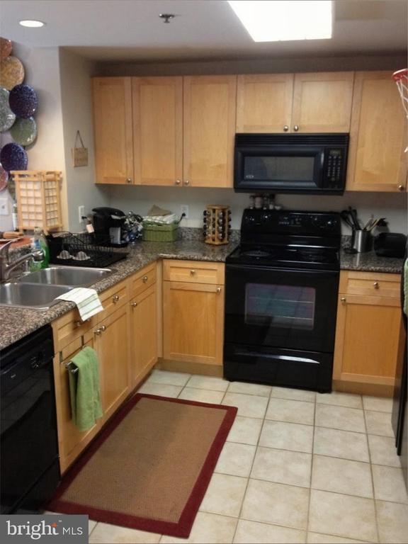 777 7TH NW Unit: 424