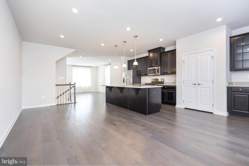 2938 HEBRON LANE