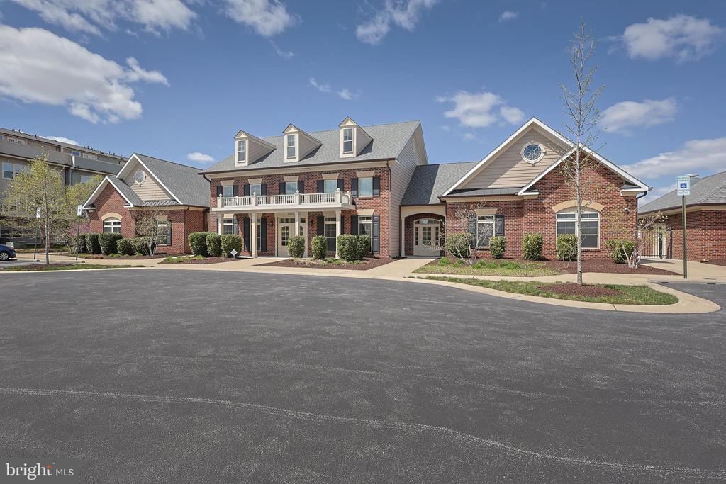 2938 HEBRON LANE