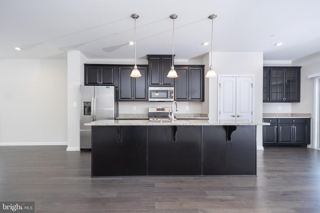2938 HEBRON LANE