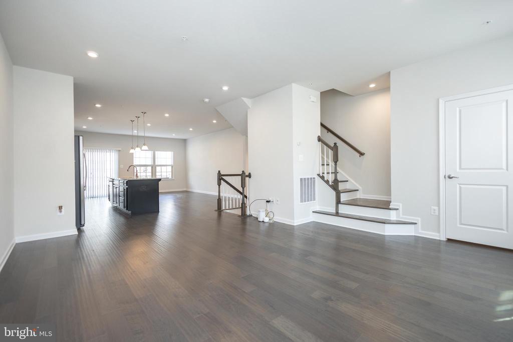 2938 HEBRON LANE