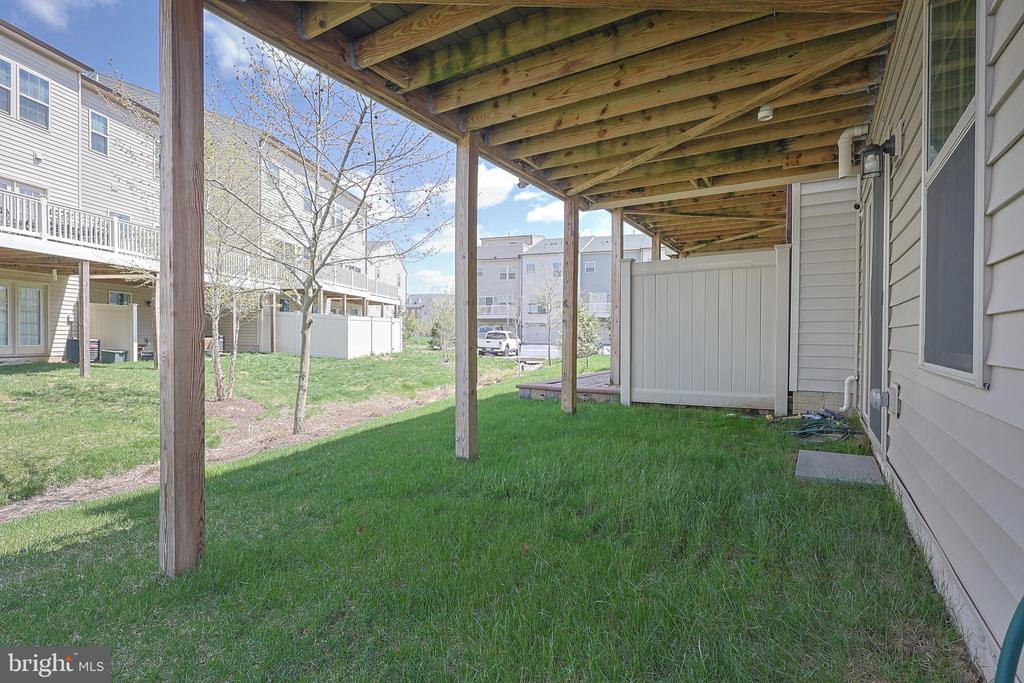 2938 HEBRON LANE