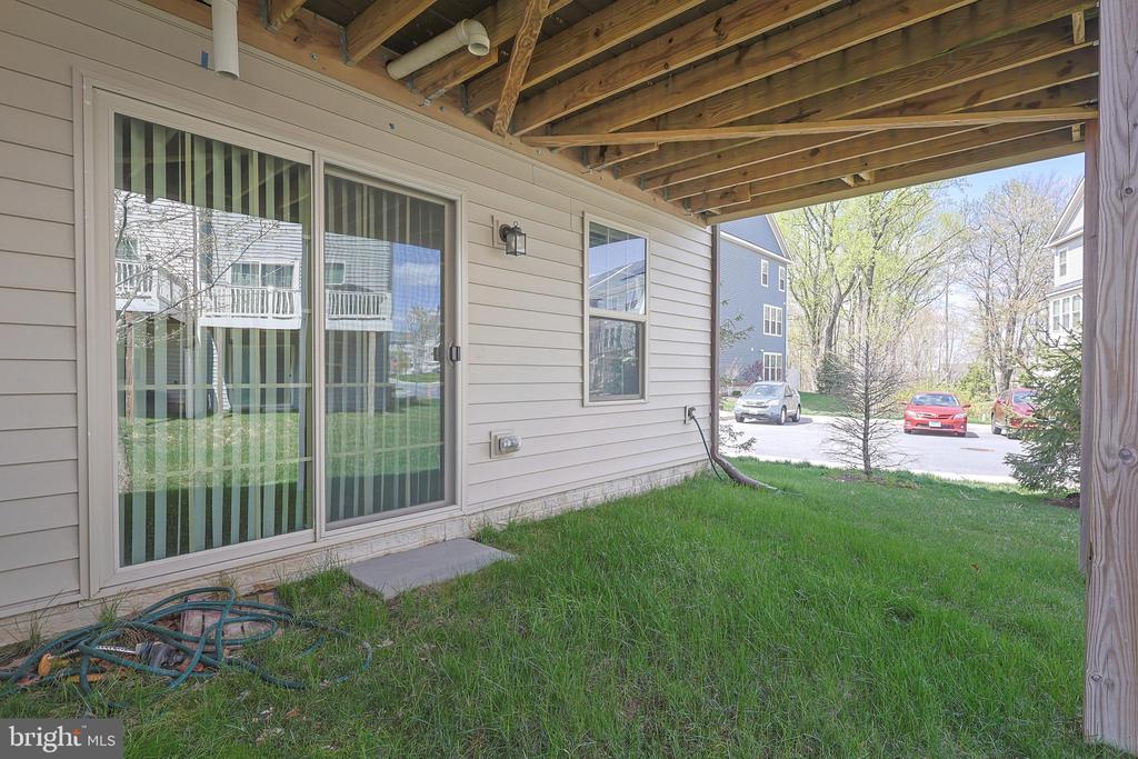 2938 HEBRON LANE