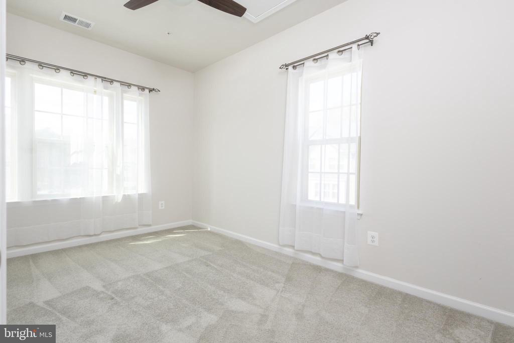 2938 HEBRON LANE