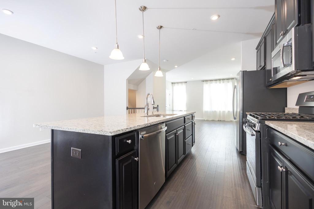 2938 HEBRON LANE