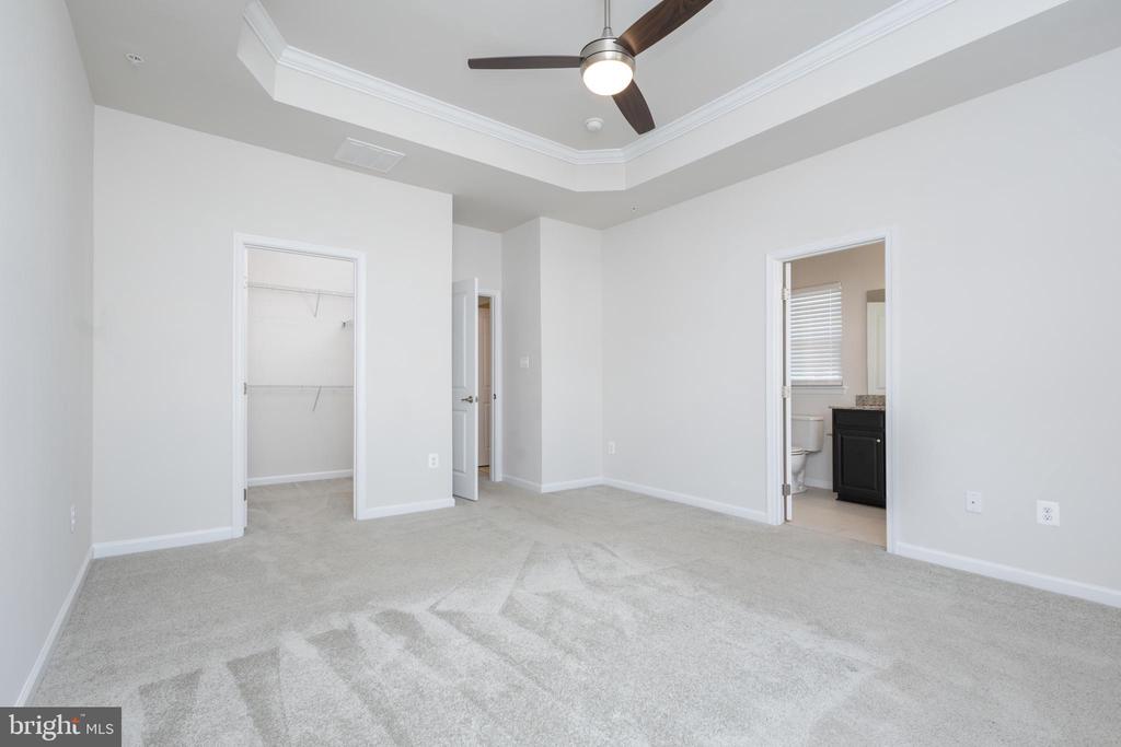 2938 HEBRON LANE