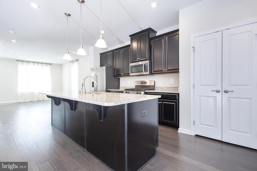 2938 HEBRON LANE