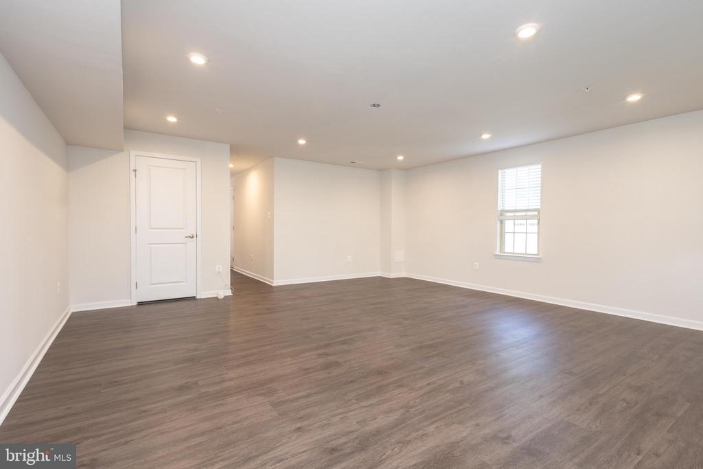 2938 HEBRON LANE