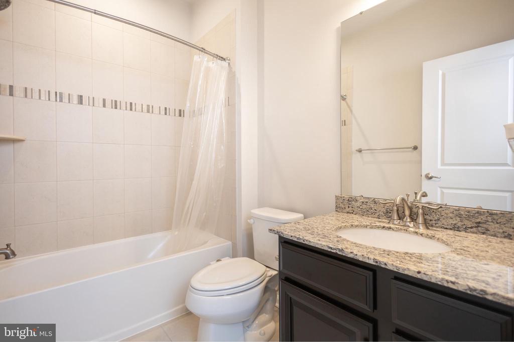 2938 HEBRON LANE