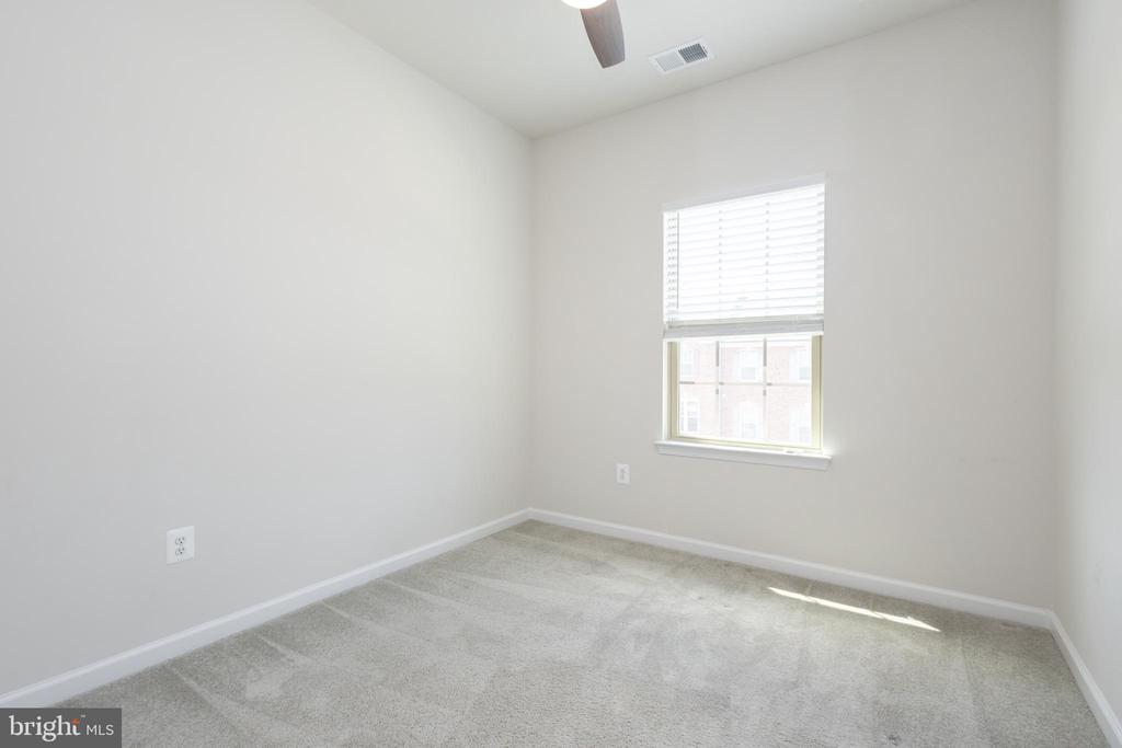 2938 HEBRON LANE
