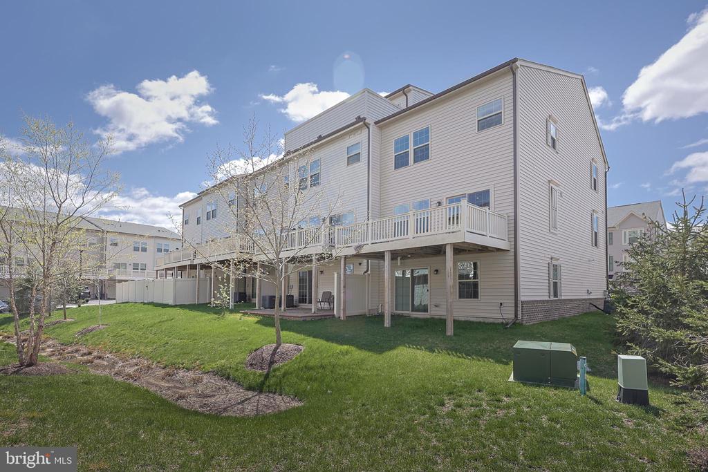 2938 HEBRON LANE