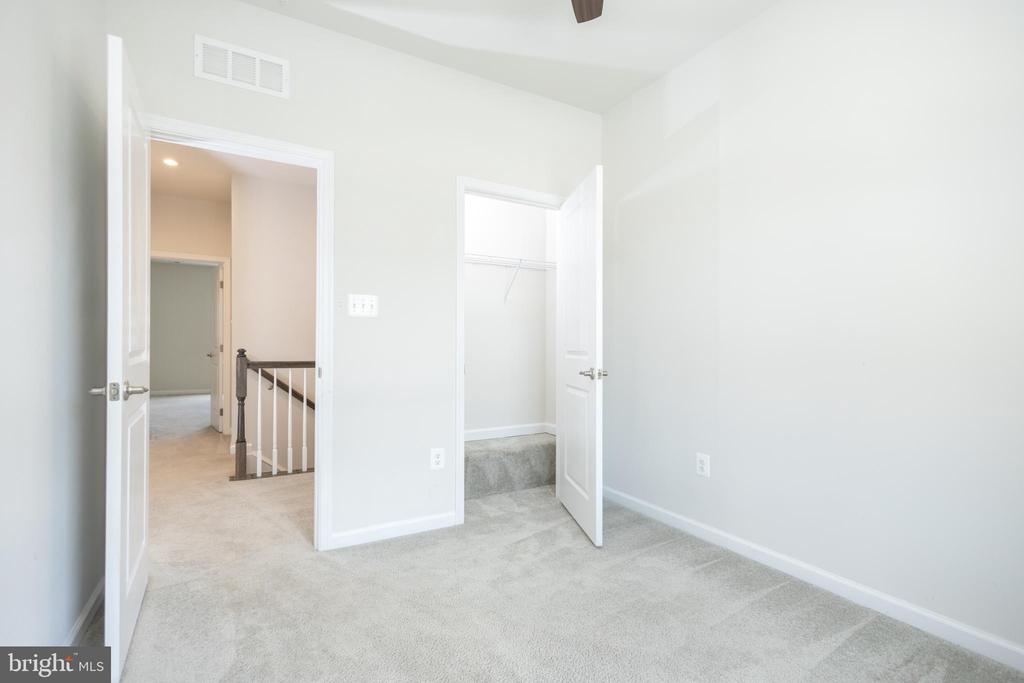 2938 HEBRON LANE