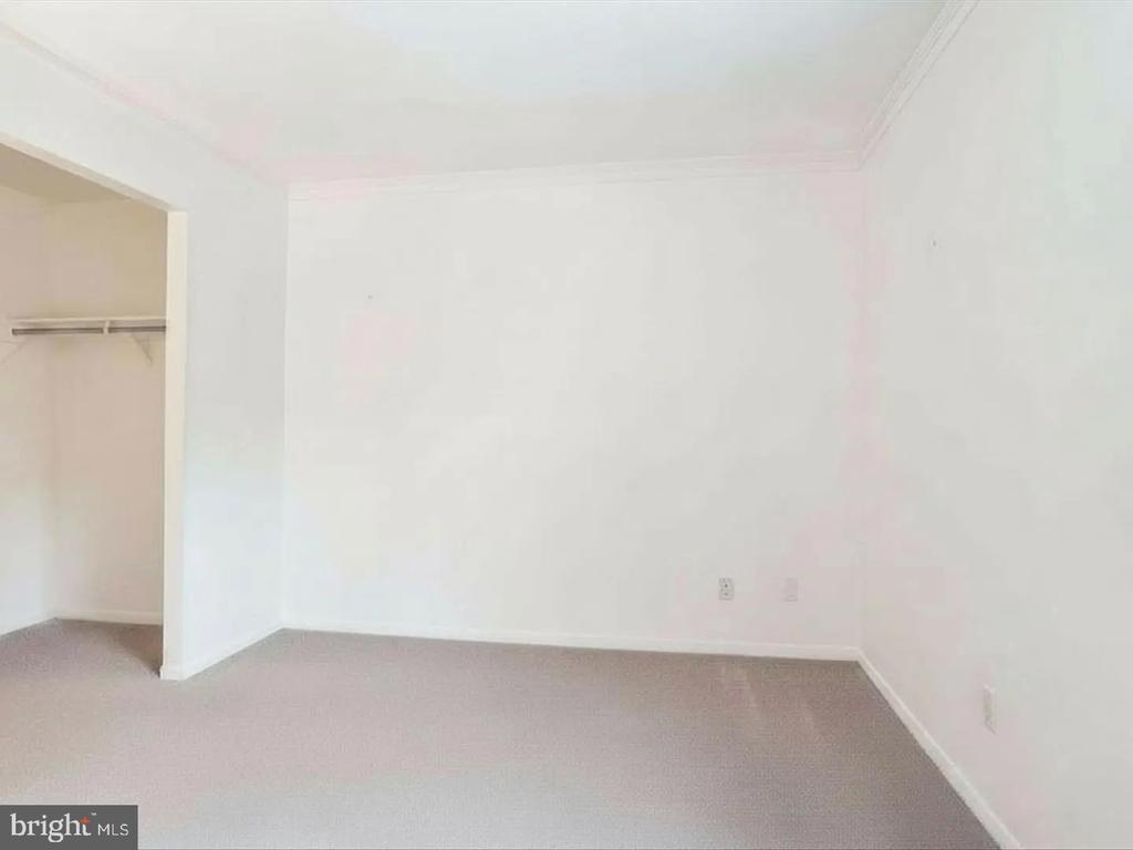 350 GATEWATER COURT Unit: 301 E