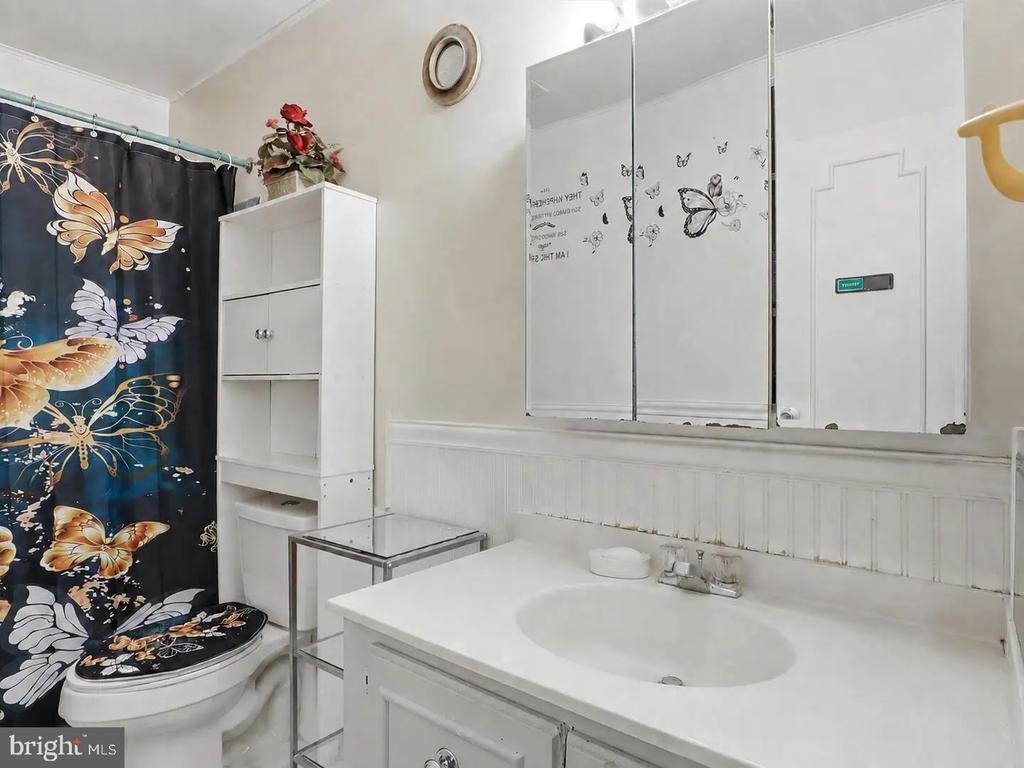 350 GATEWATER COURT Unit: 301 E
