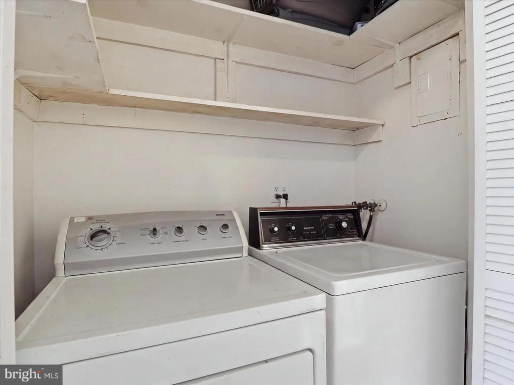 350 GATEWATER COURT Unit: 301 E
