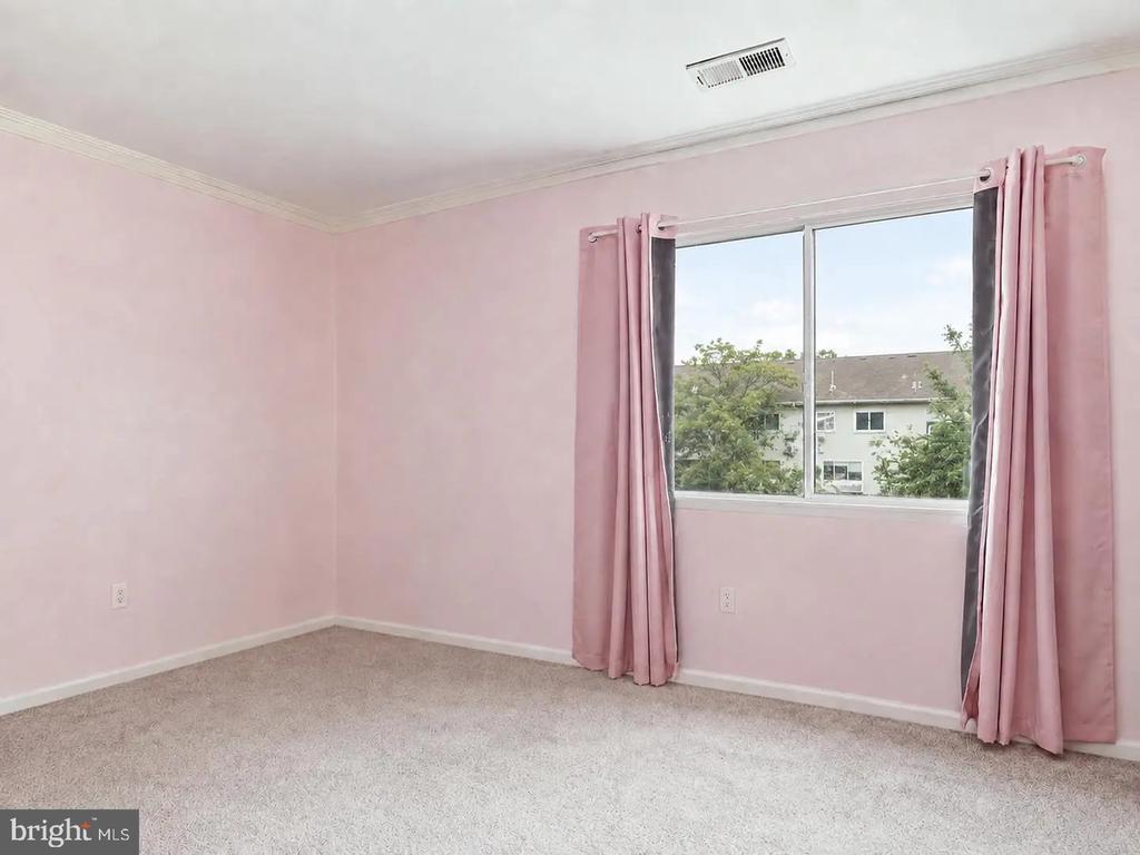350 GATEWATER COURT Unit: 301 E