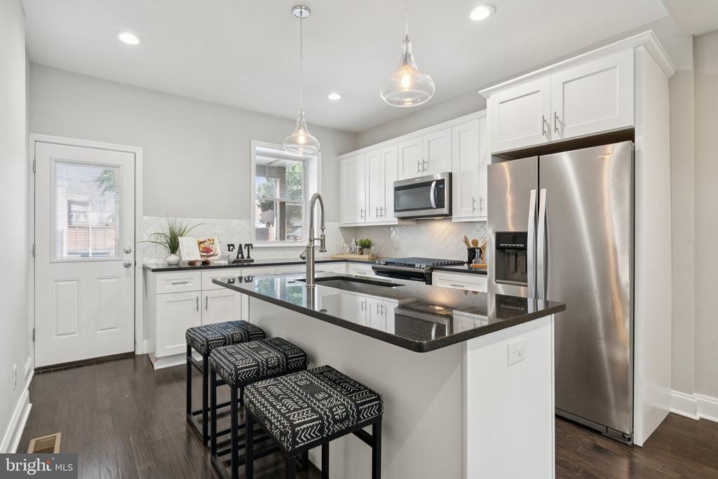 2708 FAIT AVENUE