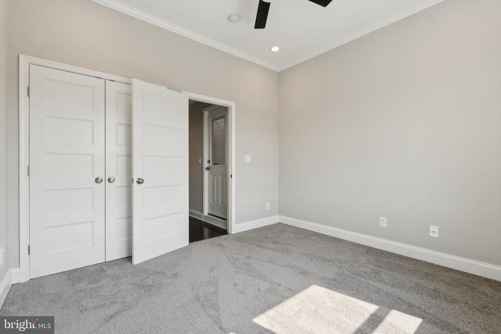 2708 FAIT AVENUE