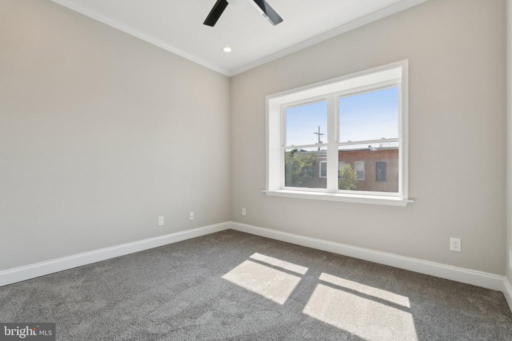 2708 FAIT AVENUE