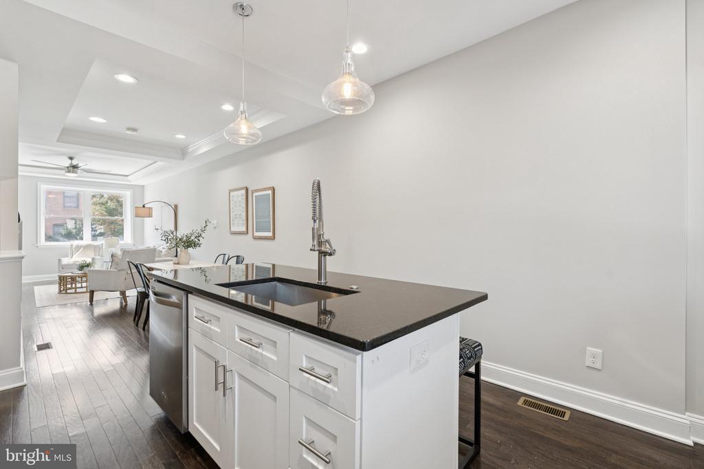 2708 FAIT AVENUE