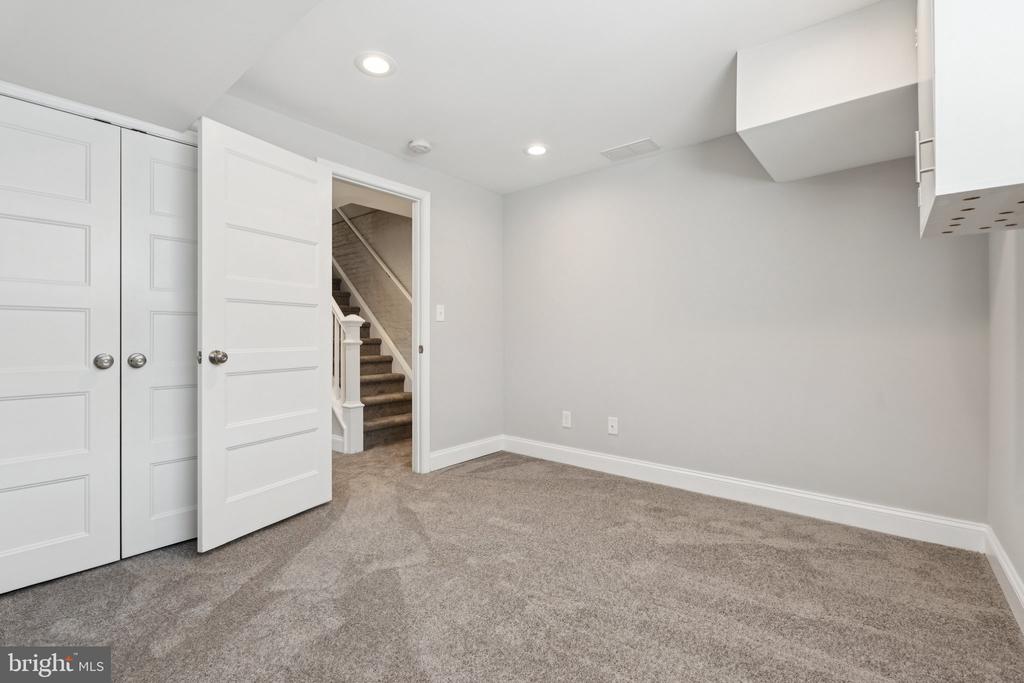 2708 FAIT AVENUE