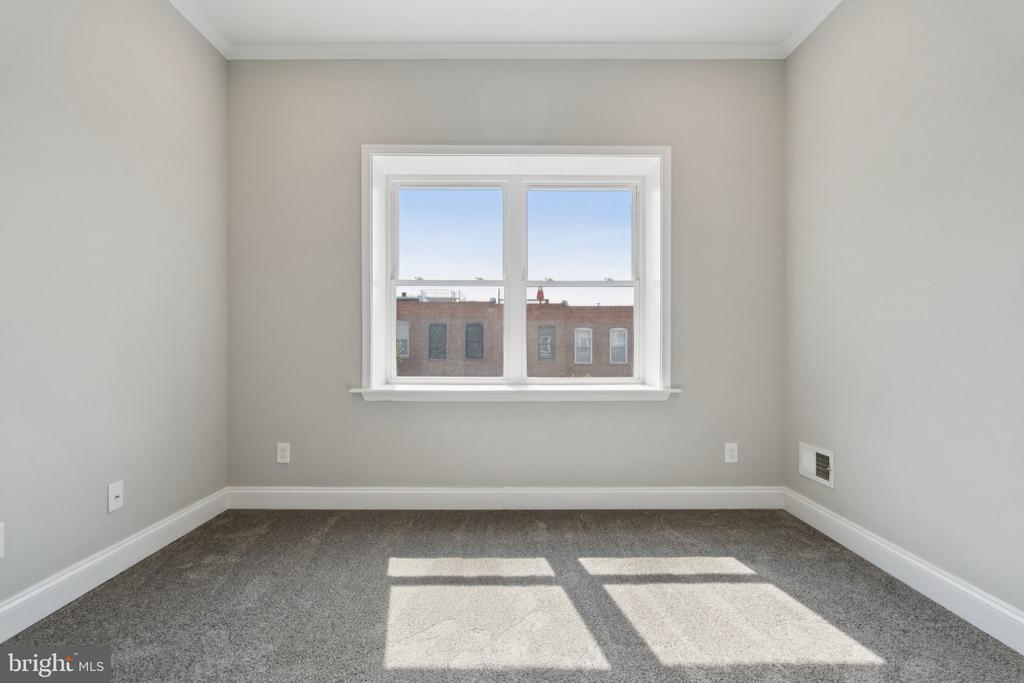 2708 FAIT AVENUE
