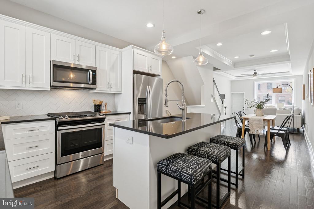 2708 FAIT AVENUE