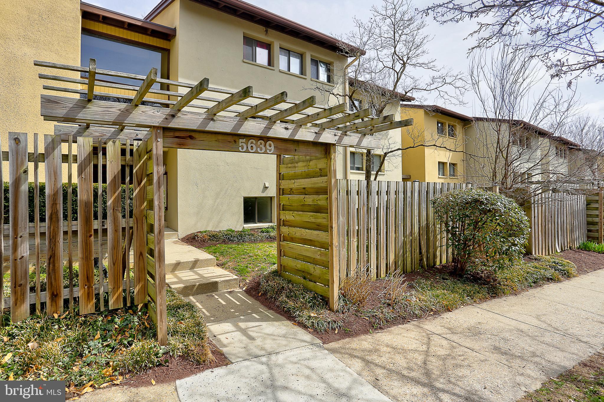 5639 HARPERS FARM ROAD D