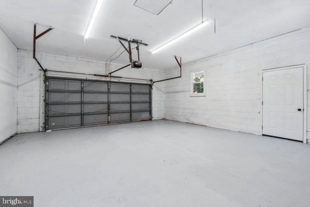 6113 JERRYS DRIVE
