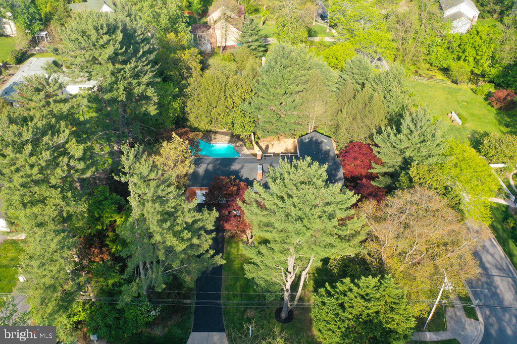 6113 JERRYS DRIVE
